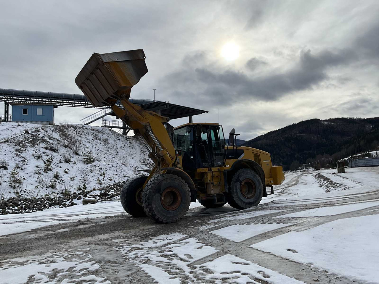 CAT 972H - Chargeuse sur pneus: photos 2 CAT 972H - Chargeuse sur pneus: photos 2