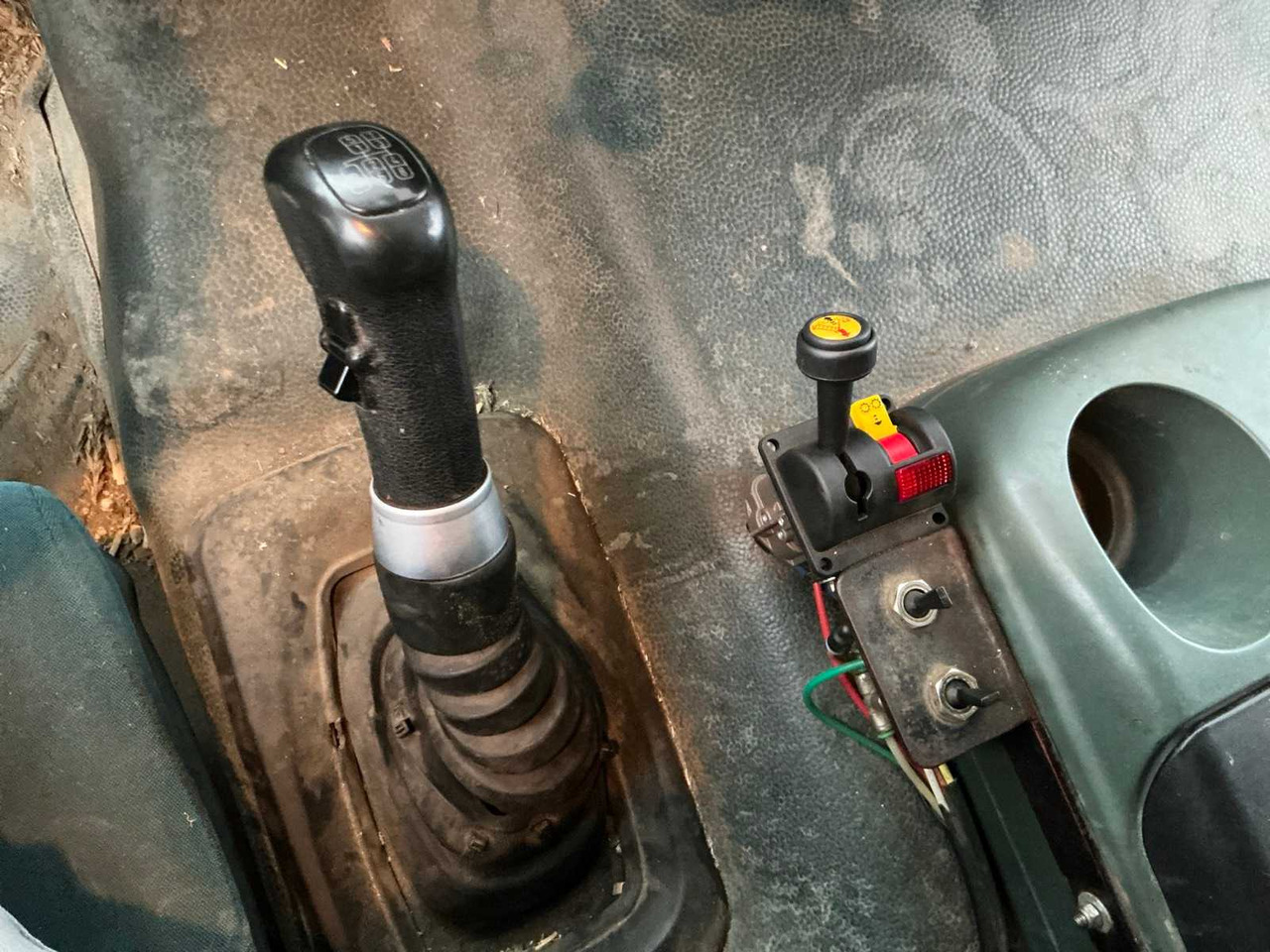 Camion 2005 GINAF GINC 3085 X4446 AGRICULTURAL TRUCK WITH TIPPER: photos 29 Camion 2005 GINAF GINC 3085 X4446 AGRICULTURAL TRUCK WITH TIPPER: photos 29