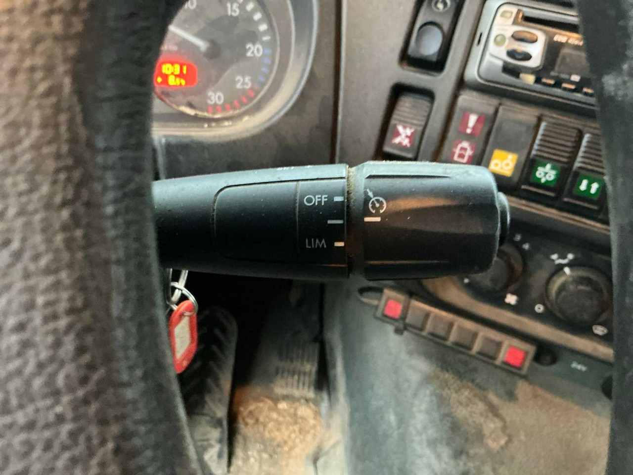 Camion 2005 GINAF GINC 3085 X4446 AGRICULTURAL TRUCK WITH TIPPER: photos 26 Camion 2005 GINAF GINC 3085 X4446 AGRICULTURAL TRUCK WITH TIPPER: photos 26