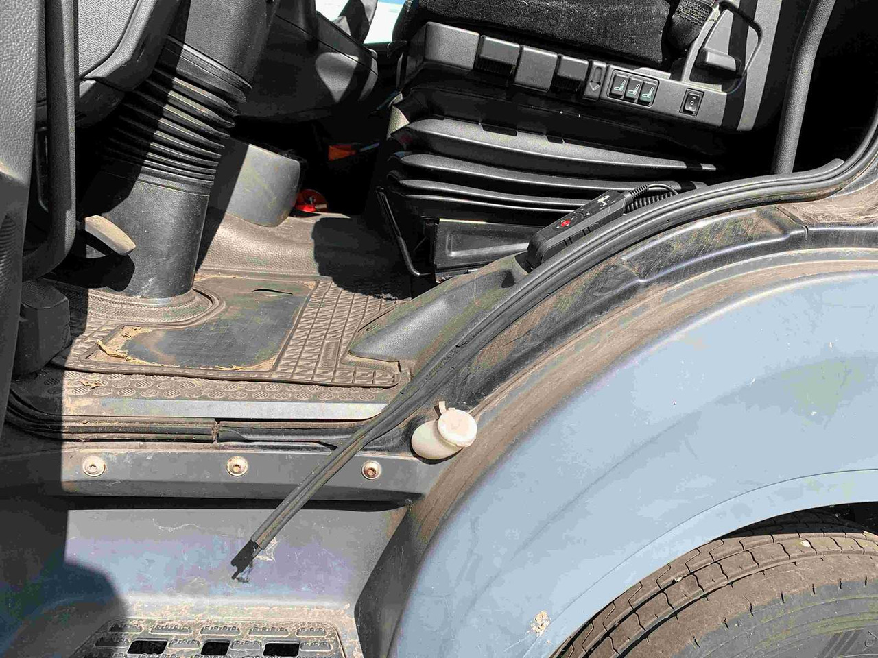 2014 MERCEDES-BENZ ATEGO TRUCK WITH TAILGATE - Camion: photos 5 2014 MERCEDES-BENZ ATEGO TRUCK WITH TAILGATE - Camion: photos 5