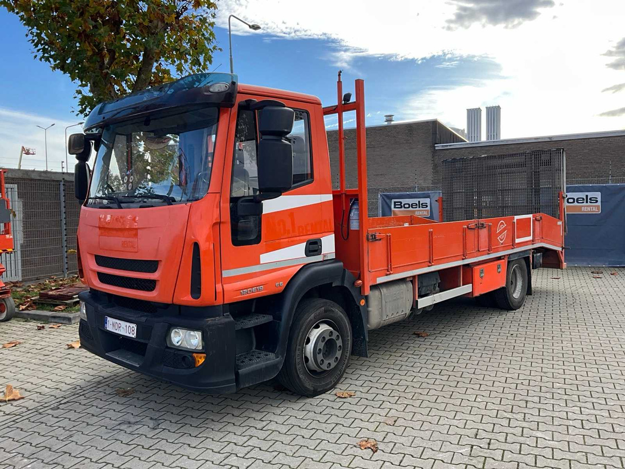 2015 IVECO EUROCARGO 120E19 RAMP TRUCK - Camion: photos 1 2015 IVECO EUROCARGO 120E19 RAMP TRUCK - Camion: photos 1