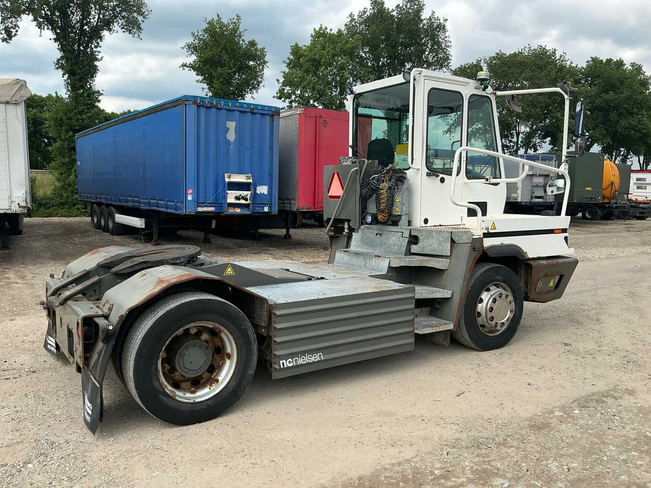 2015 TERBERG YT202-EU ELECTRIC TERMINAL TRACTOR - Camion: photos 3 2015 TERBERG YT202-EU ELECTRIC TERMINAL TRACTOR - Camion: photos 3