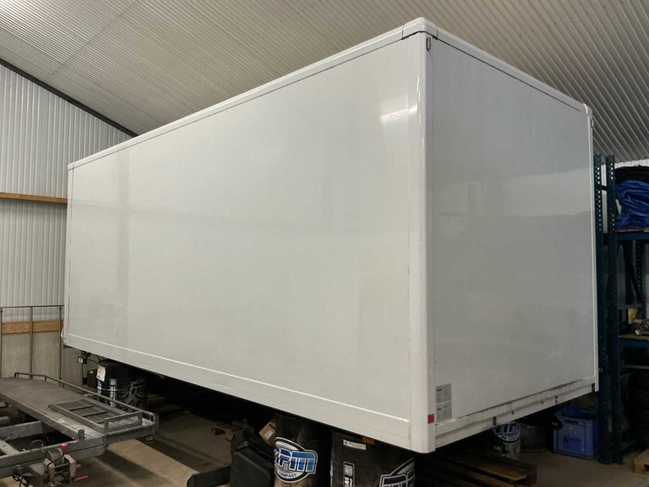 2021 SAXAS MKD 61 - M - E ATTACHMENT BOX WITH TAIL LIFT - Camion: photos 1 2021 SAXAS MKD 61 - M - E ATTACHMENT BOX WITH TAIL LIFT - Camion: photos 1