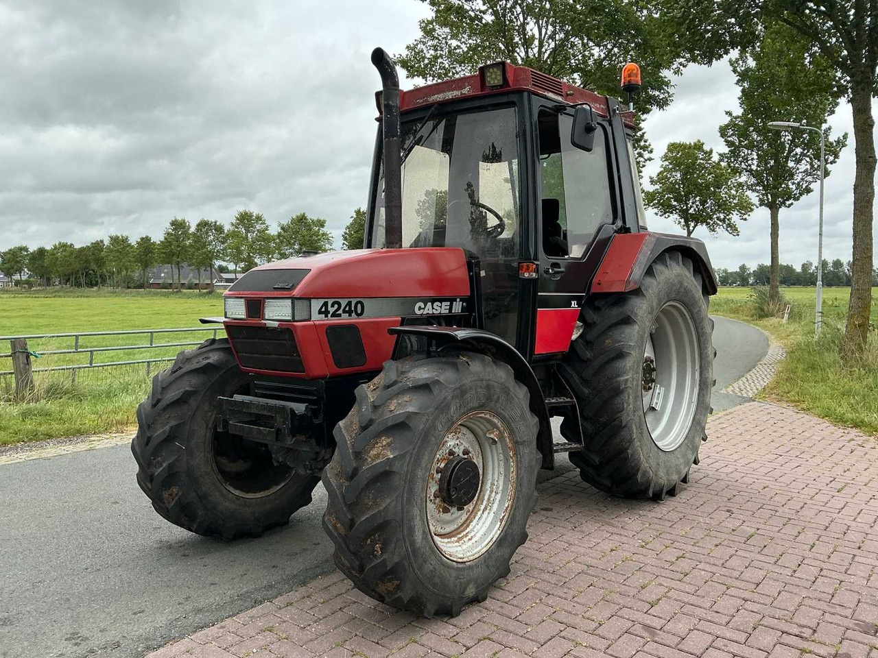 Case ih 1997 CASE INTERNATIONAL 5150 PRO ALL-WHEEL DRIVE FARM TRACTOR - Tracteur agricole: photos 1 Case ih 1997 CASE INTERNATIONAL 5150 PRO ALL-WHEEL DRIVE FARM TRACTOR - Tracteur agricole: photos 1