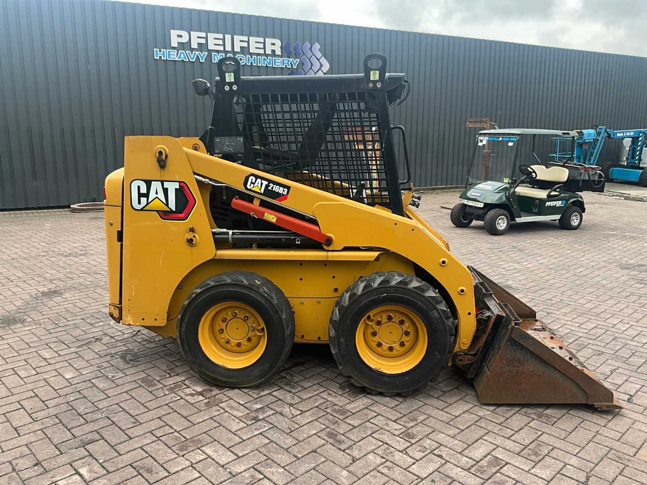 Caterpillar 216B3 - Mini chargeuse: photos 5 Caterpillar 216B3 - Mini chargeuse: photos 5