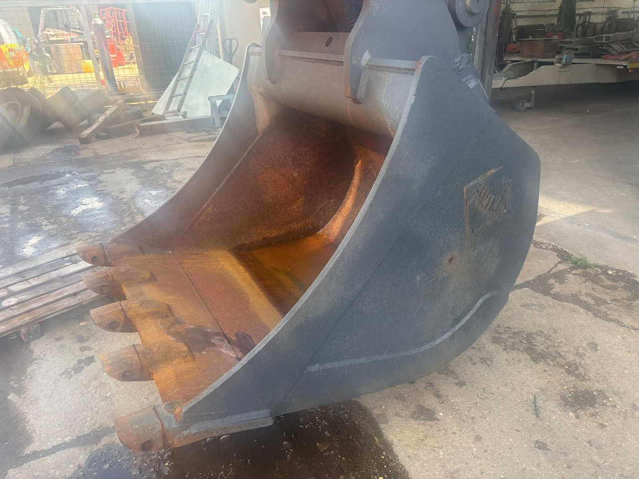 Pelle sur pneus Caterpillar M316D: photos 8
