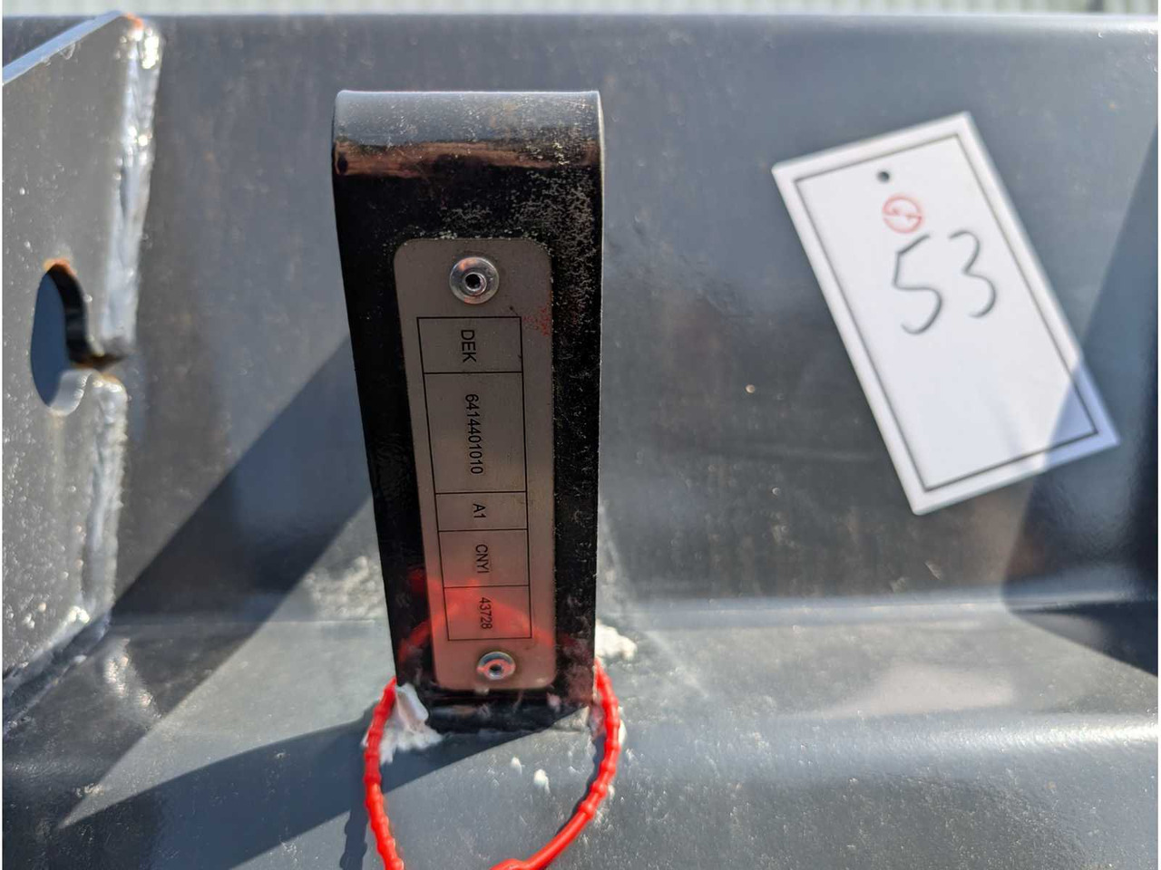 DEKPOL STEEL SP. Z.O.O. LOADING BUCKET WITH TEETH - AS - 1850 MM - 0.80 CBM - Chargeuse sur pneus: photos 2 DEKPOL STEEL SP. Z.O.O. LOADING BUCKET WITH TEETH - AS - 1850 MM - 0.80 CBM - Chargeuse sur pneus: photos 2