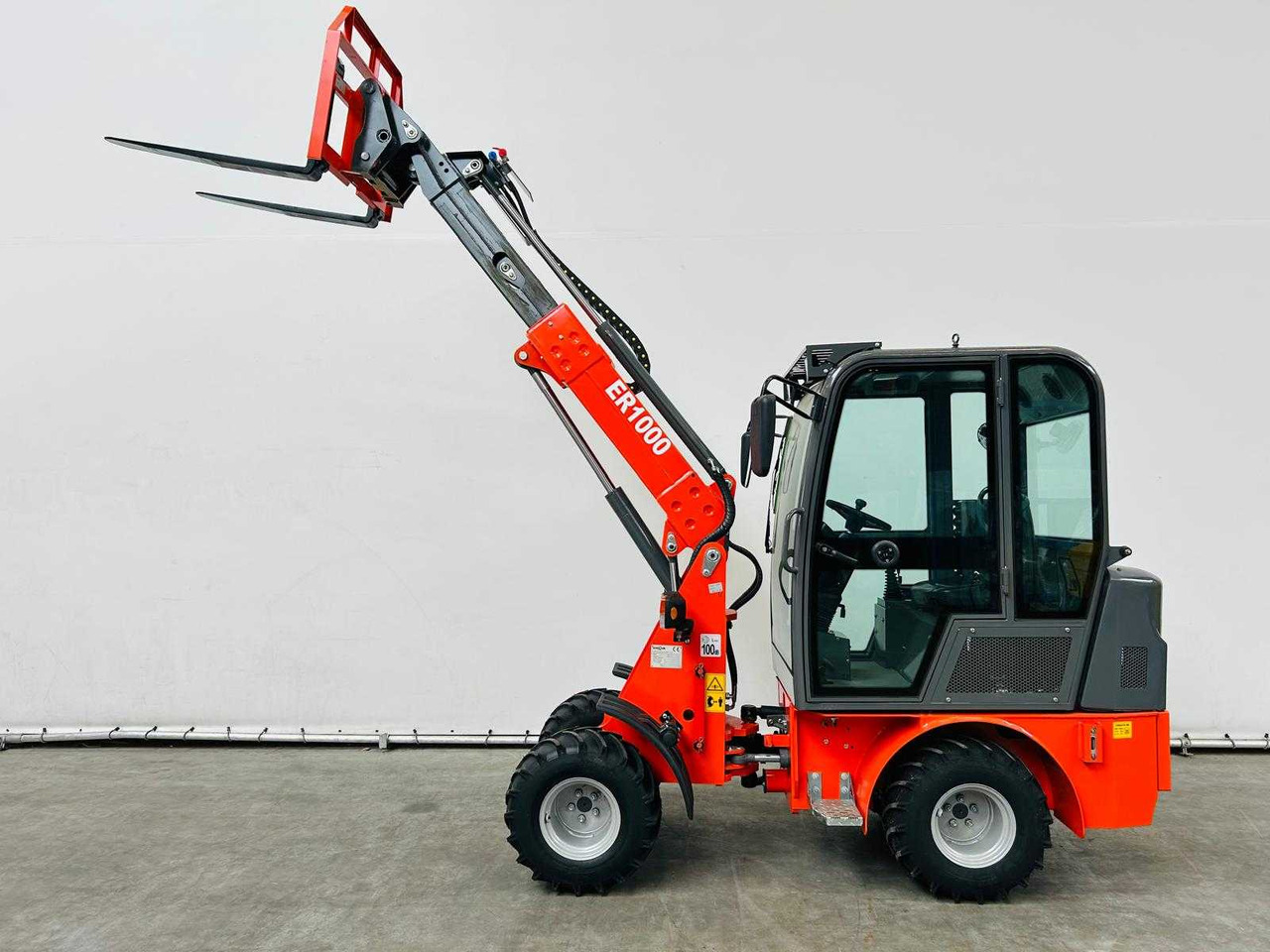 EVERUN - 2025 - ER1000 - TELESCOPIC ARTICULATED WHEEL LOADER KUBOTA EURO5 - Chargeuse sur pneus: photos 3 EVERUN - 2025 - ER1000 - TELESCOPIC ARTICULATED WHEEL LOADER KUBOTA EURO5 - Chargeuse sur pneus: photos 3