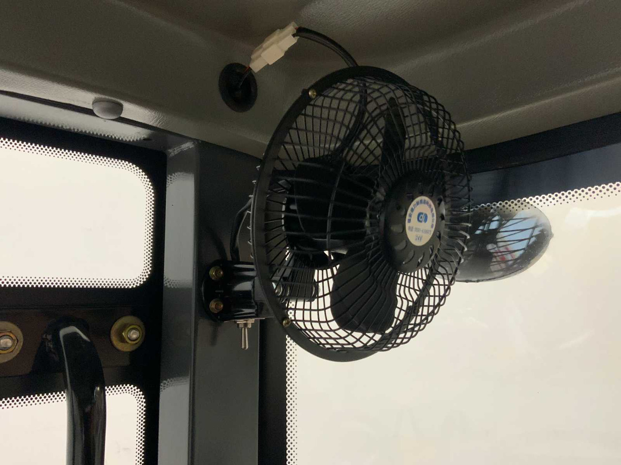 Chargeuse sur pneus EVERUN - 2025 - ER16 - WHEEL LOADER: photos 35 Chargeuse sur pneus EVERUN - 2025 - ER16 - WHEEL LOADER: photos 35