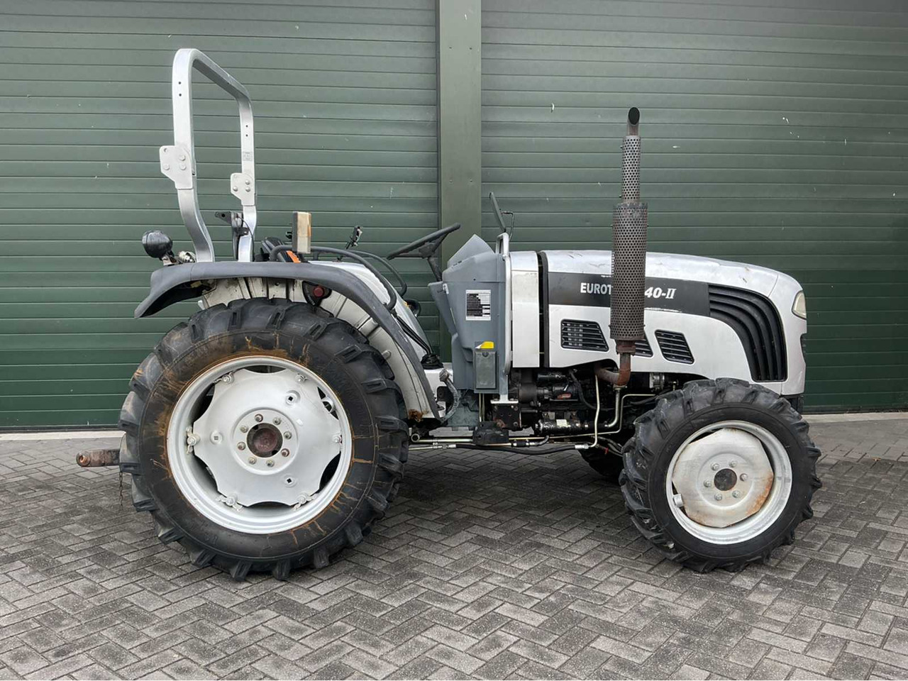 Euro Trac EURO TRAC - 2009 - F40II - ALL-WHEEL DRIVE FARM TRACTOR - Tracteur agricole: photos 2 Euro Trac EURO TRAC - 2009 - F40II - ALL-WHEEL DRIVE FARM TRACTOR - Tracteur agricole: photos 2