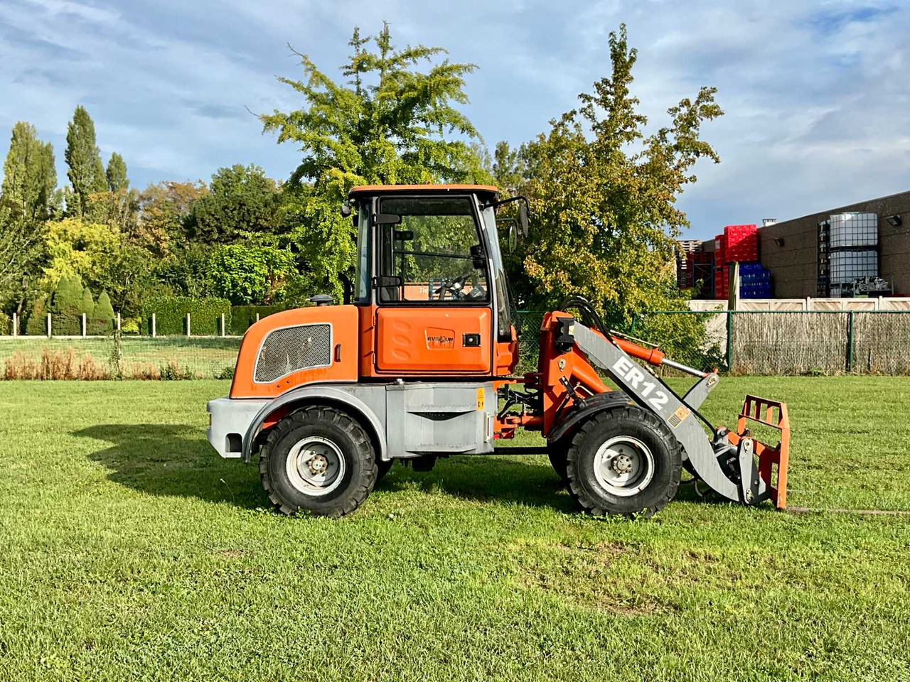 Everun ER12 - Chargeuse sur pneus: photos 3 Everun ER12 - Chargeuse sur pneus: photos 3