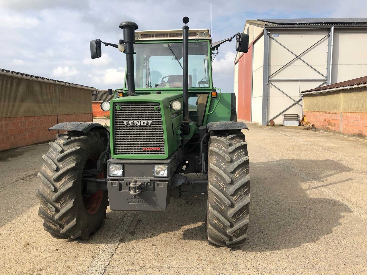 FENDT - FAVORIT 615 LSA TURBOMATIK E - 4WD AGRICULTURAL TRACTOR - 1985 - Tracteur agricole: photos 4 FENDT - FAVORIT 615 LSA TURBOMATIK E - 4WD AGRICULTURAL TRACTOR - 1985 - Tracteur agricole: photos 4