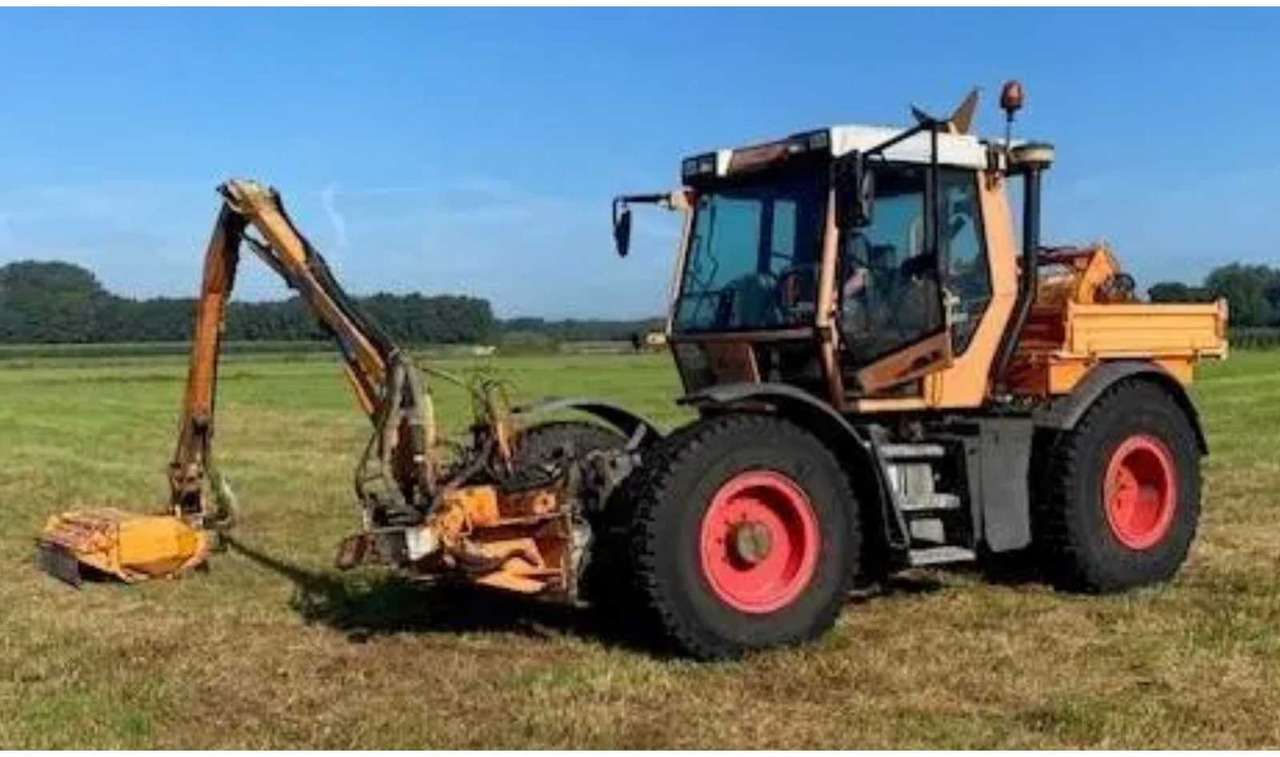 Fendt 1998 FENDT XYLON 524 ALL-WHEEL DRIVE AGRICULTURAL TRACTOR WITH MULAG FME 500 FLAIL MOWER - Tracteur agricole: photos 2 Fendt 1998 FENDT XYLON 524 ALL-WHEEL DRIVE AGRICULTURAL TRACTOR WITH MULAG FME 500 FLAIL MOWER - Tracteur agricole: photos 2