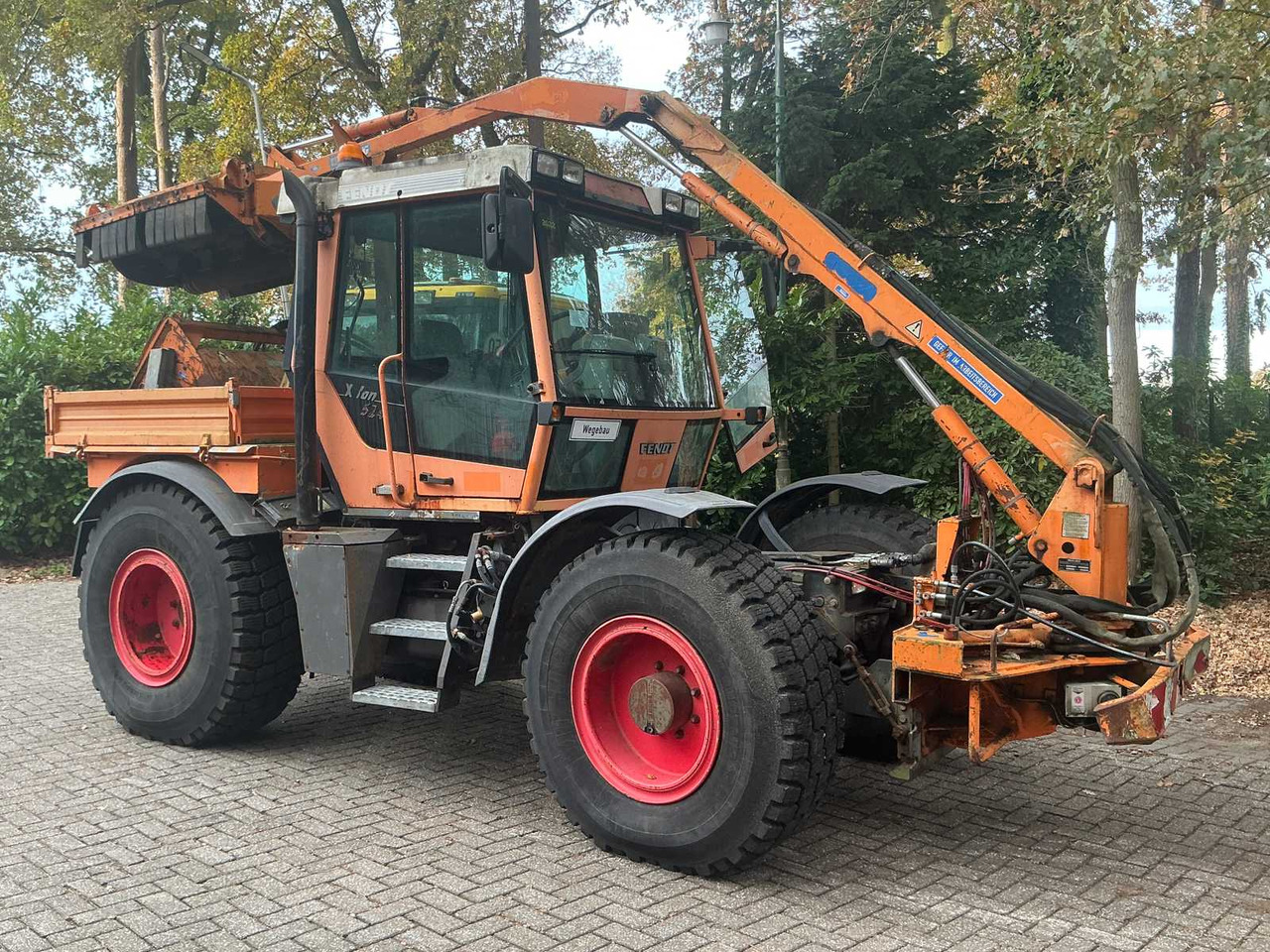 Fendt 1998 FENDT XYLON 524 ALL-WHEEL DRIVE AGRICULTURAL TRACTOR WITH MULAG FME 500 FLAIL MOWER - Tracteur agricole: photos 5 Fendt 1998 FENDT XYLON 524 ALL-WHEEL DRIVE AGRICULTURAL TRACTOR WITH MULAG FME 500 FLAIL MOWER - Tracteur agricole: photos 5