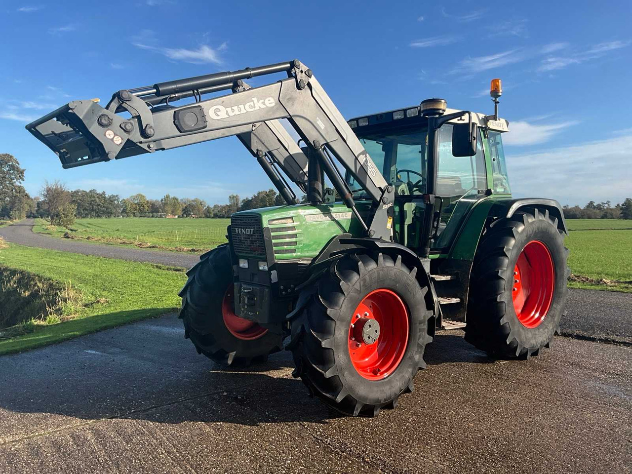 Fendt Favorit 512C Turboshift - Tracteur agricole: photos 2 Fendt Favorit 512C Turboshift - Tracteur agricole: photos 2