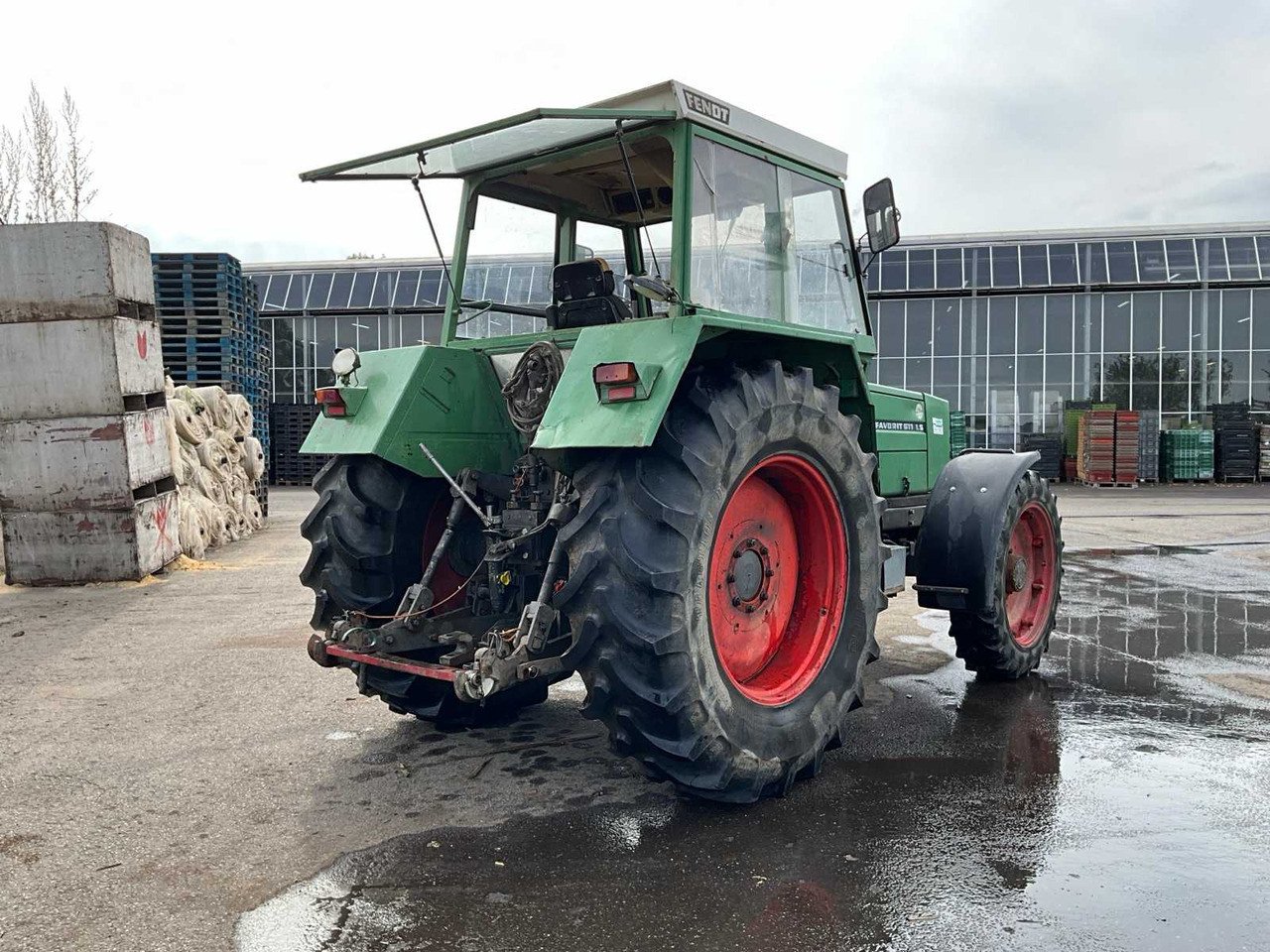 Fendt Turbomatic Favorit 611 Ls - Tracteur agricole: photos 3 Fendt Turbomatic Favorit 611 Ls - Tracteur agricole: photos 3