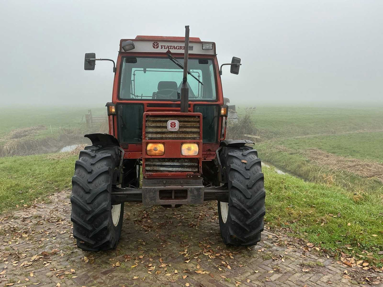 Fiat 1990 FIAT 70-90 DT ALL-WHEEL DRIVE FARM TRACTOR - Tracteur agricole: photos 2 Fiat 1990 FIAT 70-90 DT ALL-WHEEL DRIVE FARM TRACTOR - Tracteur agricole: photos 2