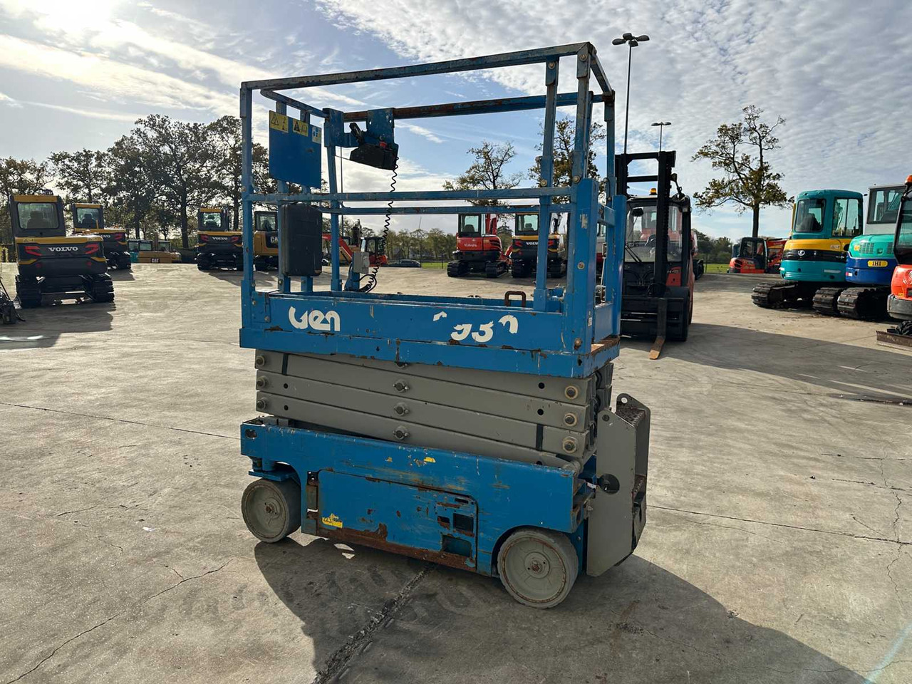 GENIE - 2014 - GS-1930 - AERIAL PLATFORM - SCISSOR LIFT - Nacelle: photos 3 GENIE - 2014 - GS-1930 - AERIAL PLATFORM - SCISSOR LIFT - Nacelle: photos 3