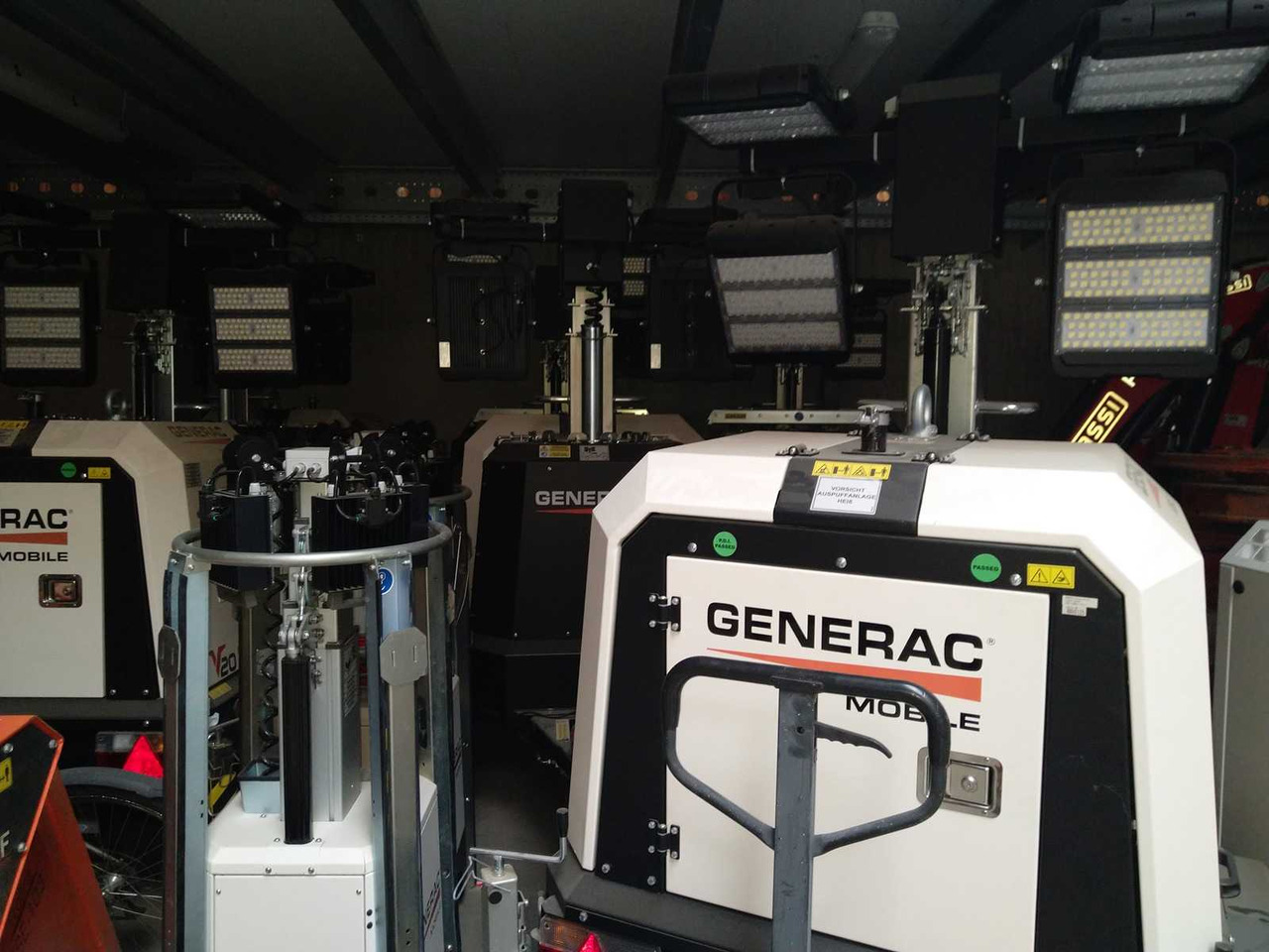 Generac V20 - Mat d'éclairage: photos 3 Generac V20 - Mat d'éclairage: photos 3