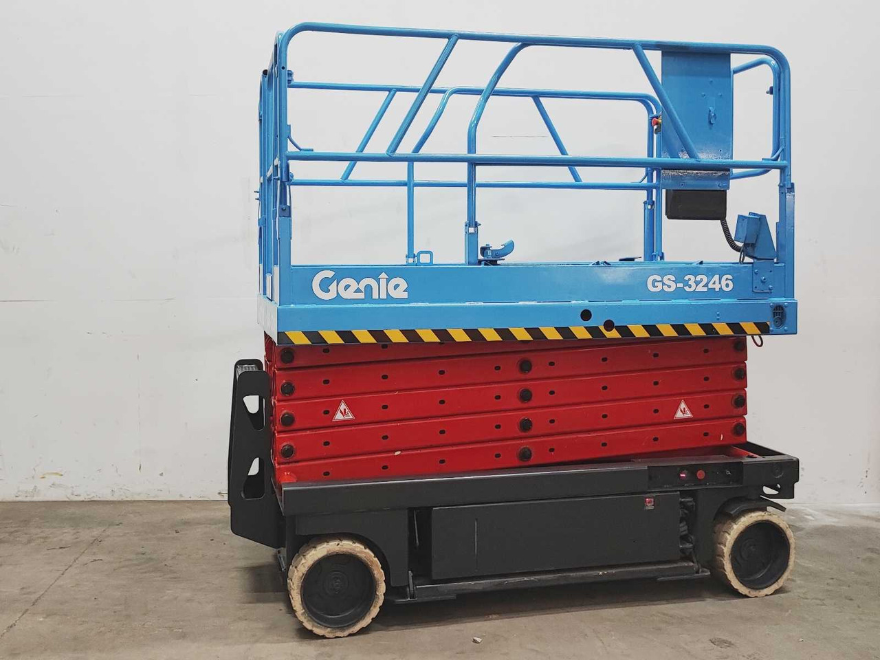 Genie GS-3246 - Nacelle: photos 3 Genie GS-3246 - Nacelle: photos 3