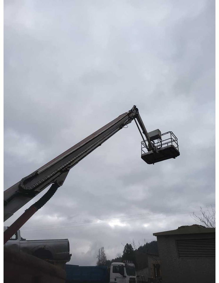 HAB - 2011 - T26 - AERIAL WORK PLATFORM - Nacelle: photos 5 HAB - 2011 - T26 - AERIAL WORK PLATFORM - Nacelle: photos 5