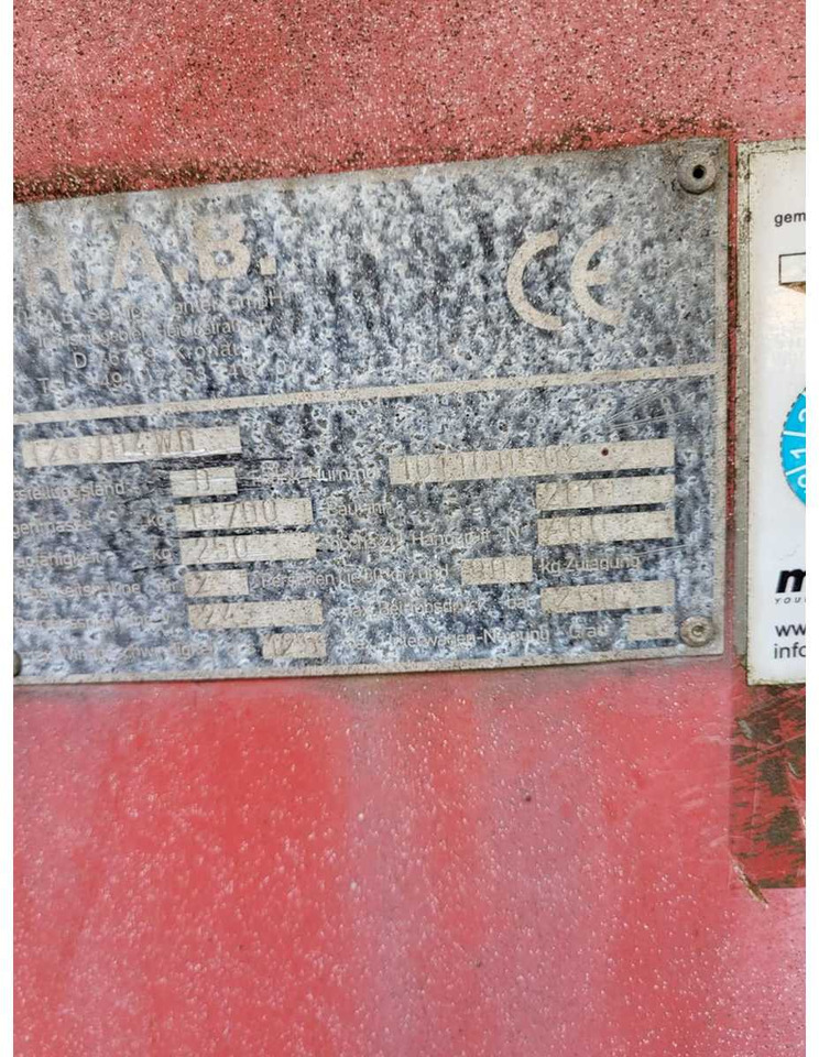 HAB - 2011 - T26 - AERIAL WORK PLATFORM - Nacelle: photos 3 HAB - 2011 - T26 - AERIAL WORK PLATFORM - Nacelle: photos 3