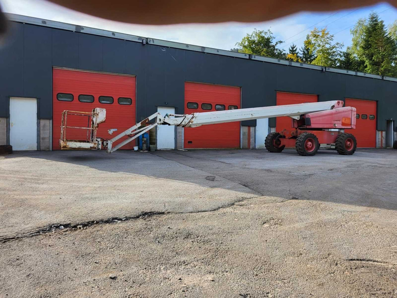 HAB - 2011 - T26 - AERIAL WORK PLATFORM - Nacelle: photos 2 HAB - 2011 - T26 - AERIAL WORK PLATFORM - Nacelle: photos 2