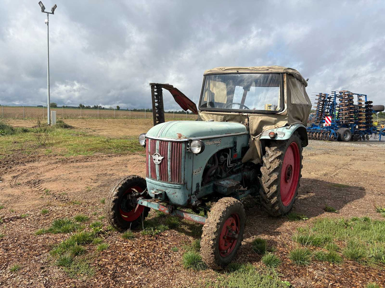 Hanomag R324S - Tracteur agricole: photos 2 Hanomag R324S - Tracteur agricole: photos 2