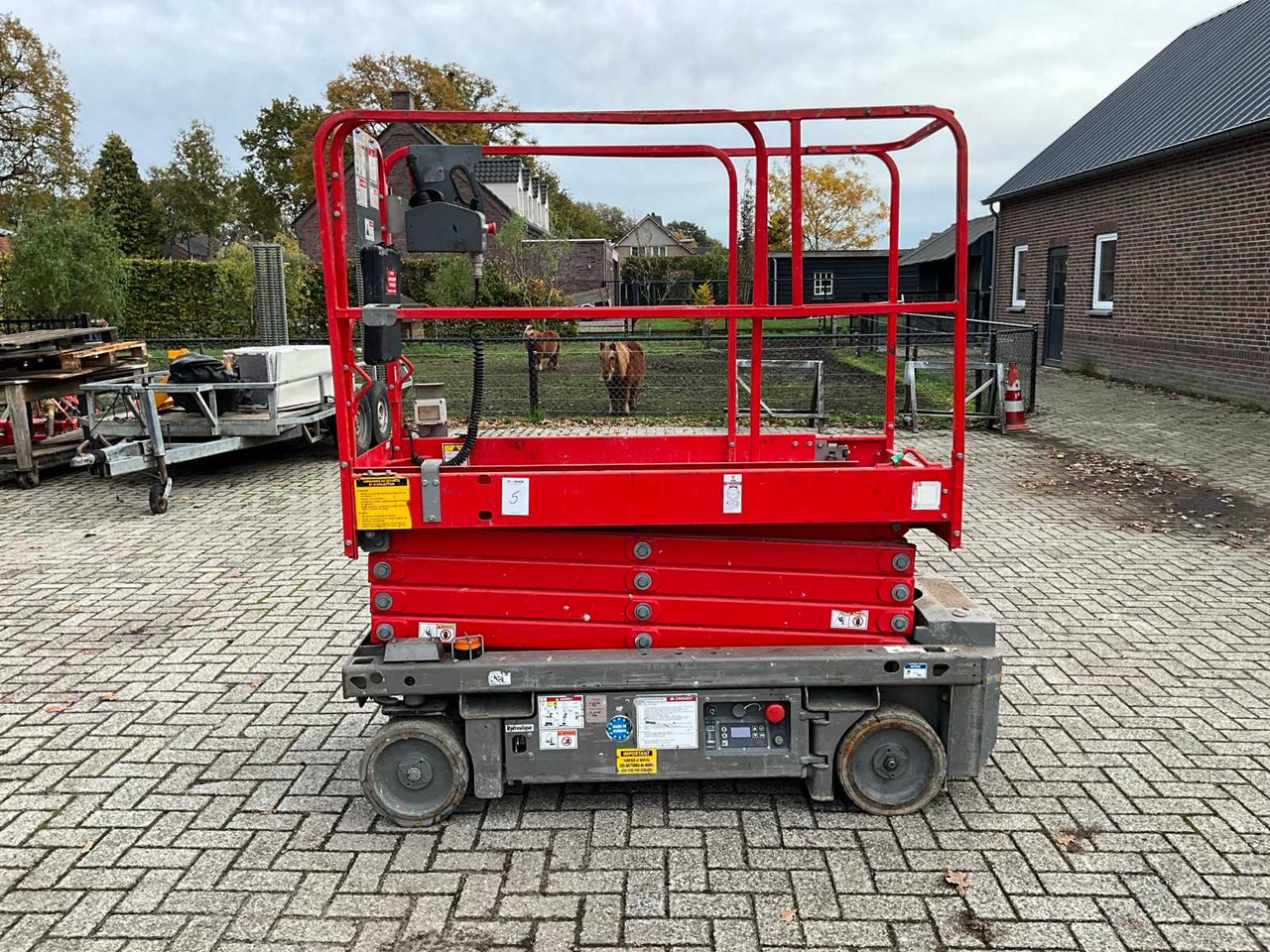 Haulotte 2017 HAULOTTE SCISSORS AERIAL PLATFORM - Nacelle: photos 1 Haulotte 2017 HAULOTTE SCISSORS AERIAL PLATFORM - Nacelle: photos 1