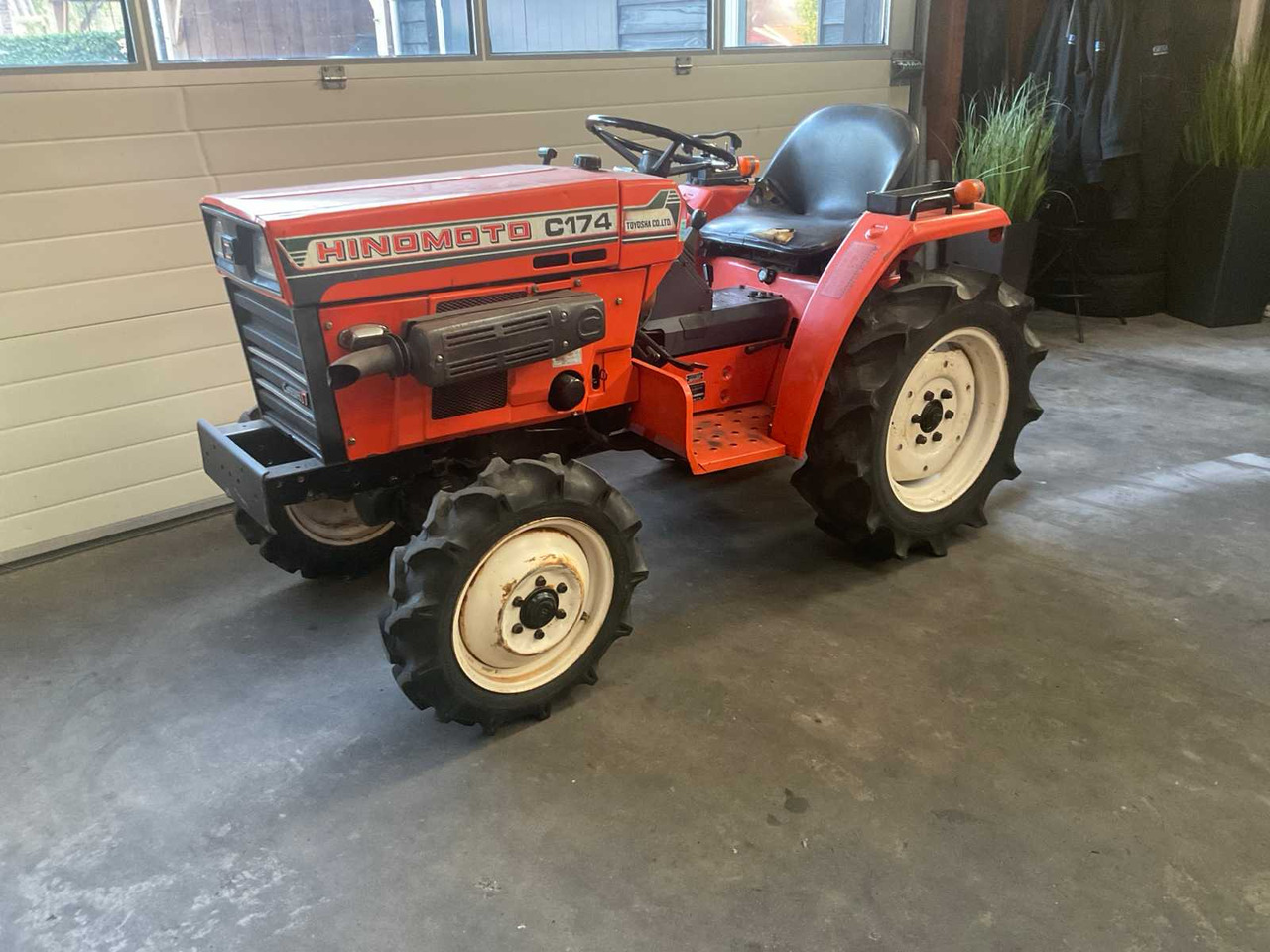 Hinomoto C 174 - Micro tracteur: photos 1 Hinomoto C 174 - Micro tracteur: photos 1
