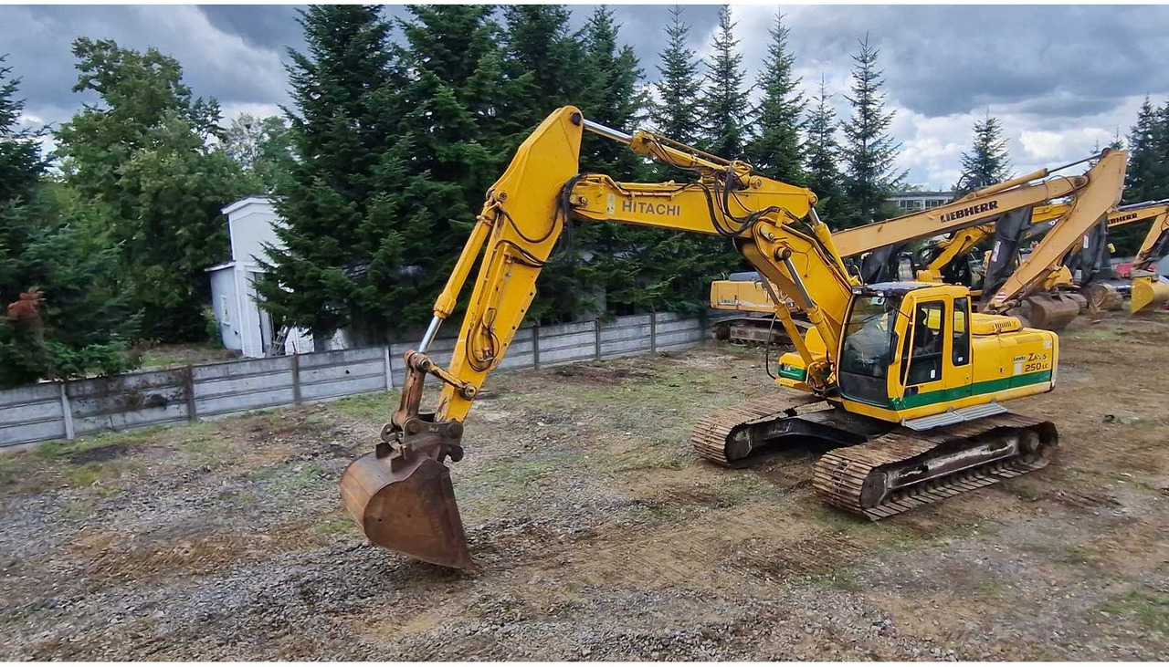 Hitachi ZX250 - Pelle sur chenille: photos 5 Hitachi ZX250 - Pelle sur chenille: photos 5