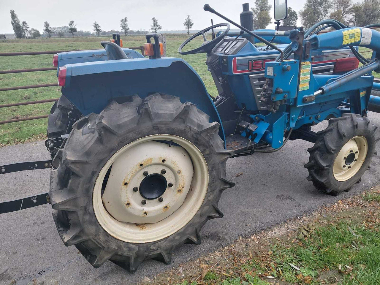 Iseki TL1201 - Micro tracteur: photos 3 Iseki TL1201 - Micro tracteur: photos 3