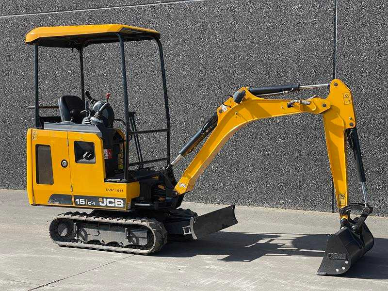 JCB 15 C-1 - Pelle sur chenille: photos 1 JCB 15 C-1 - Pelle sur chenille: photos 1
