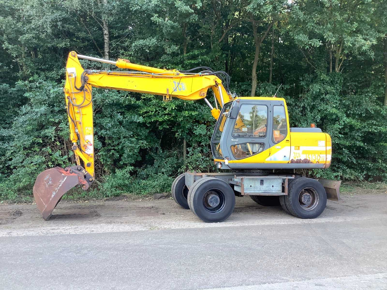 JCB JS130W - Pelle sur pneus: photos 2 JCB JS130W - Pelle sur pneus: photos 2