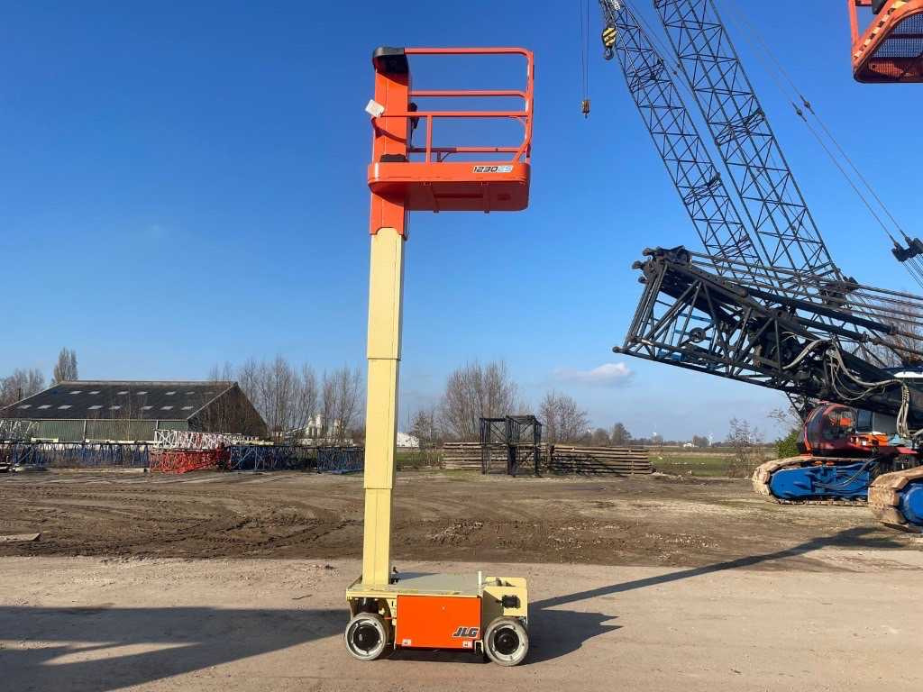 JLG 1230 ES - Nacelle: photos 1 JLG 1230 ES - Nacelle: photos 1