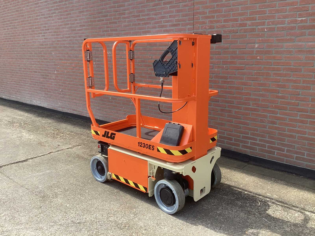 JLG 1230ES - Nacelle: photos 3 JLG 1230ES - Nacelle: photos 3