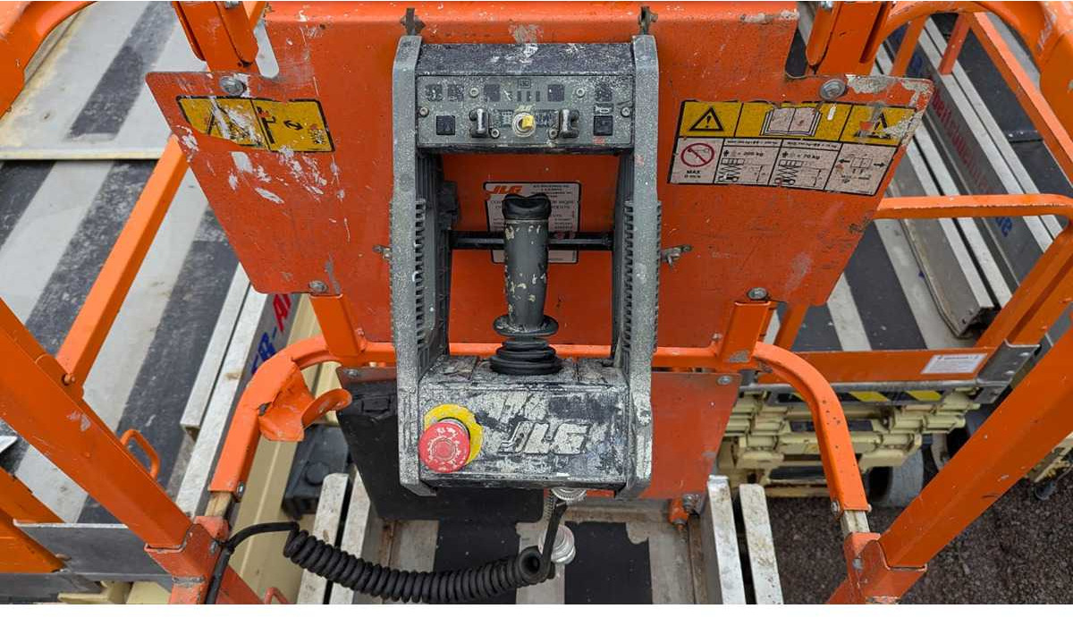 JLG 2630ES - Nacelle: photos 5 JLG 2630ES - Nacelle: photos 5