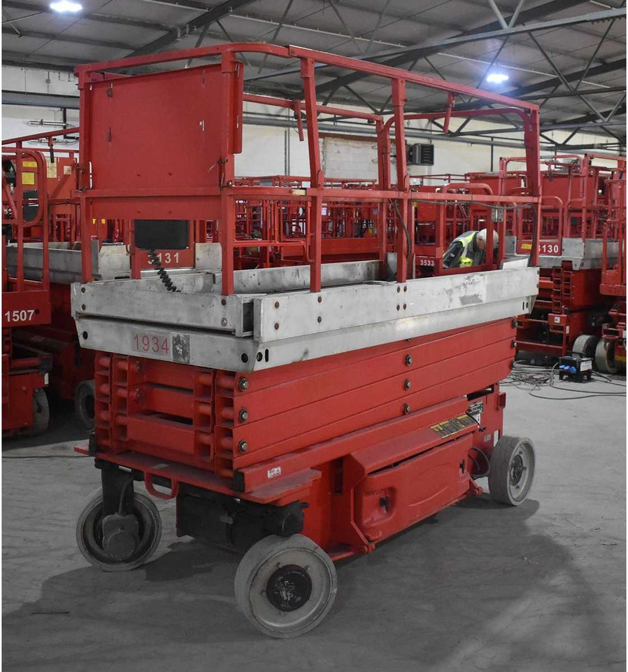 JLG 3246ES - Nacelle: photos 1 JLG 3246ES - Nacelle: photos 1