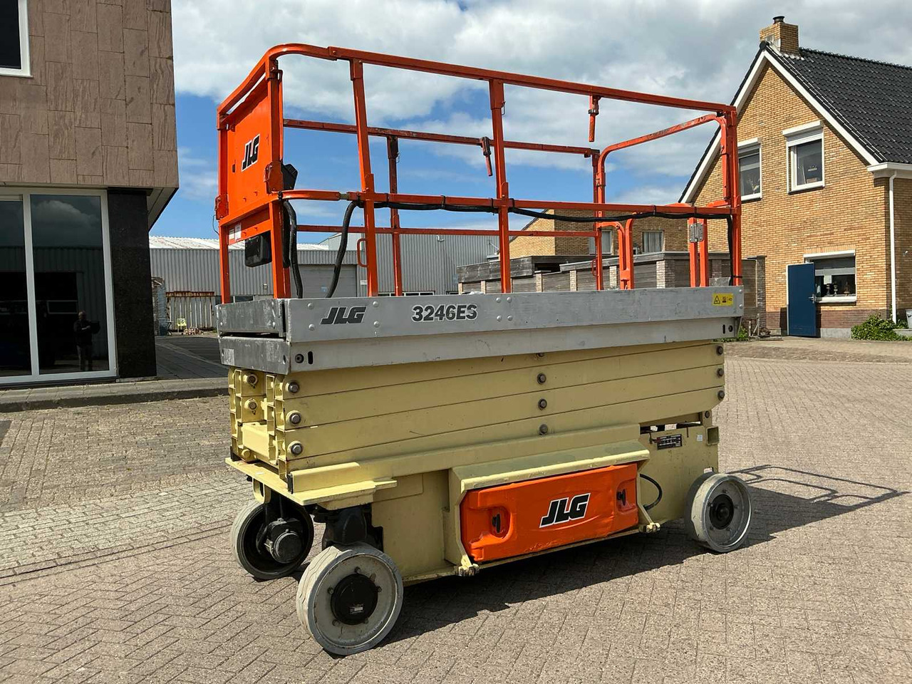 JLG 3246ES - Nacelle: photos 1 JLG 3246ES - Nacelle: photos 1