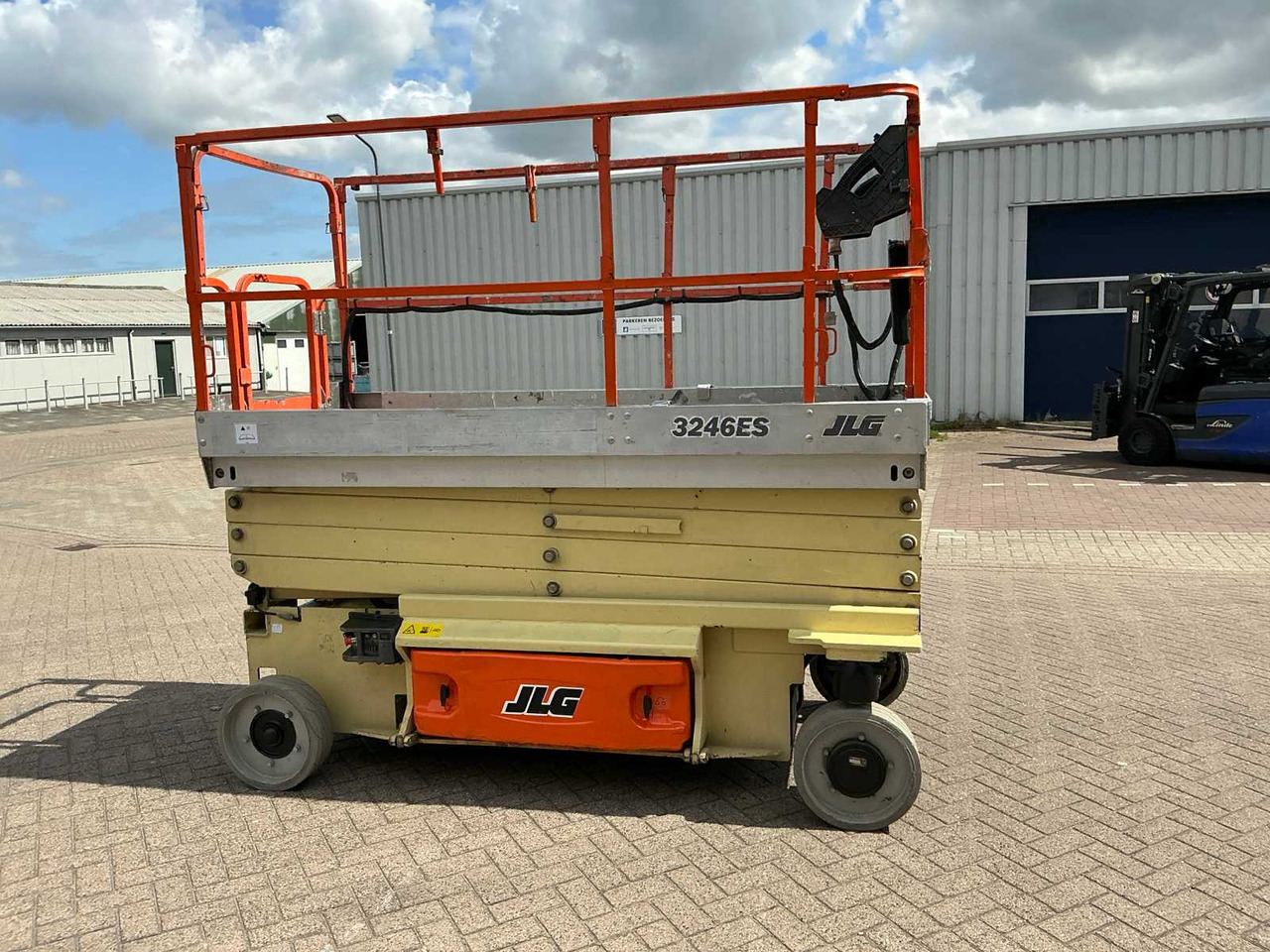 JLG 3246ES - Nacelle: photos 4 JLG 3246ES - Nacelle: photos 4