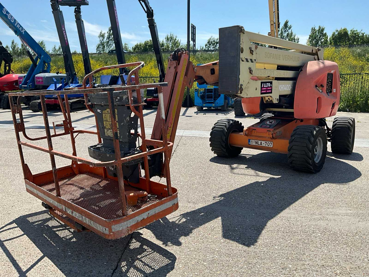 JLG 450AJ - Nacelle: photos 1 JLG 450AJ - Nacelle: photos 1