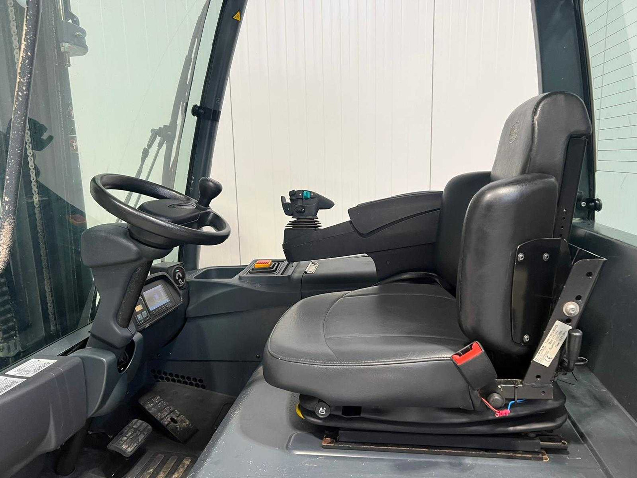 JUNGHEINRICH - EFG425K - FORKLIFT - TRIPLEX - FREE-LIFT - Chariot élévateur: photos 4 JUNGHEINRICH - EFG425K - FORKLIFT - TRIPLEX - FREE-LIFT - Chariot élévateur: photos 4