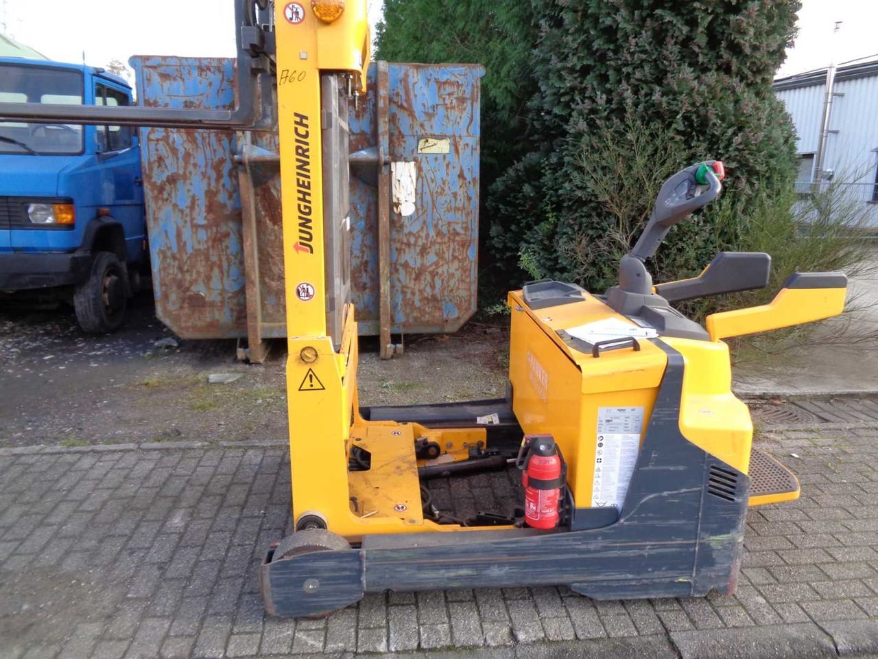 JUNGHEINRICH ERV 308 DRAWBAR REACH TRUCK WITH PLATFORM, JUNGHEINRICH-ERV 308 - Chariot élévateur: photos 3 JUNGHEINRICH ERV 308 DRAWBAR REACH TRUCK WITH PLATFORM, JUNGHEINRICH-ERV 308 - Chariot élévateur: photos 3