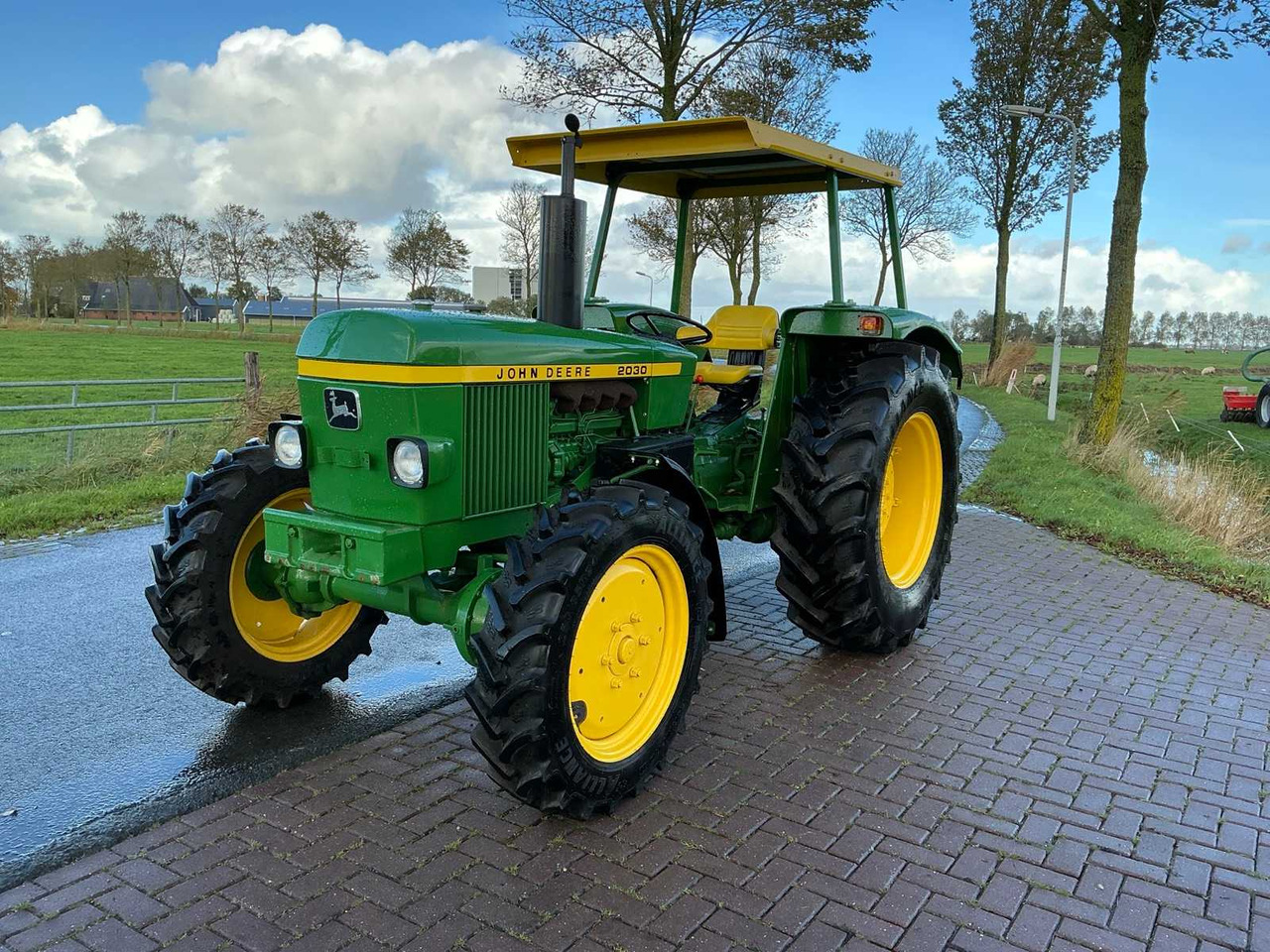 John Deere 2030S - Tracteur agricole: photos 3 John Deere 2030S - Tracteur agricole: photos 3