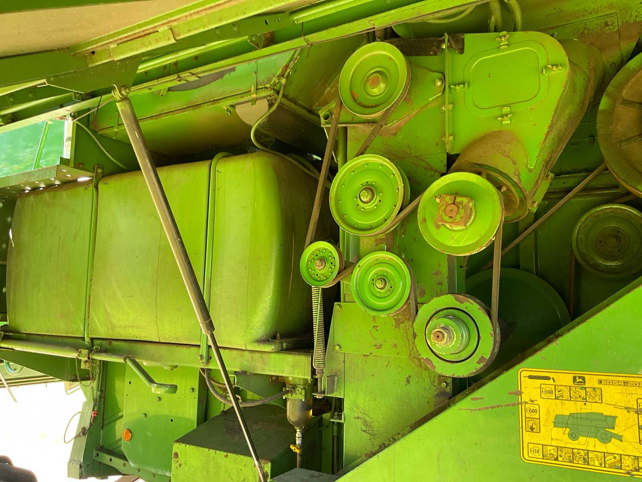 Moissonneuse-batteuse John Deere 2056: photos 21