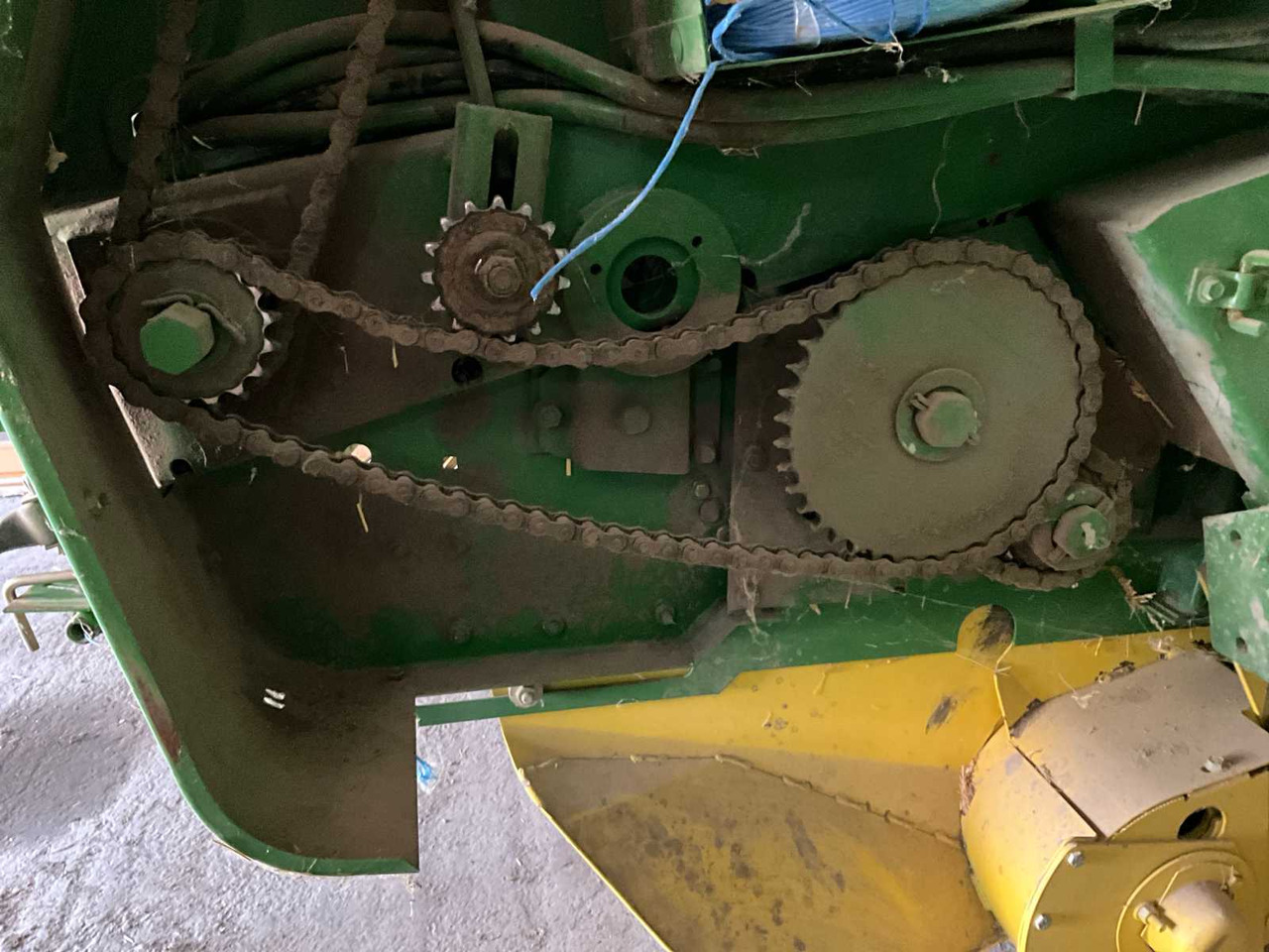 John Deere 550 - Presse à balles rondes: photos 5 John Deere 550 - Presse à balles rondes: photos 5