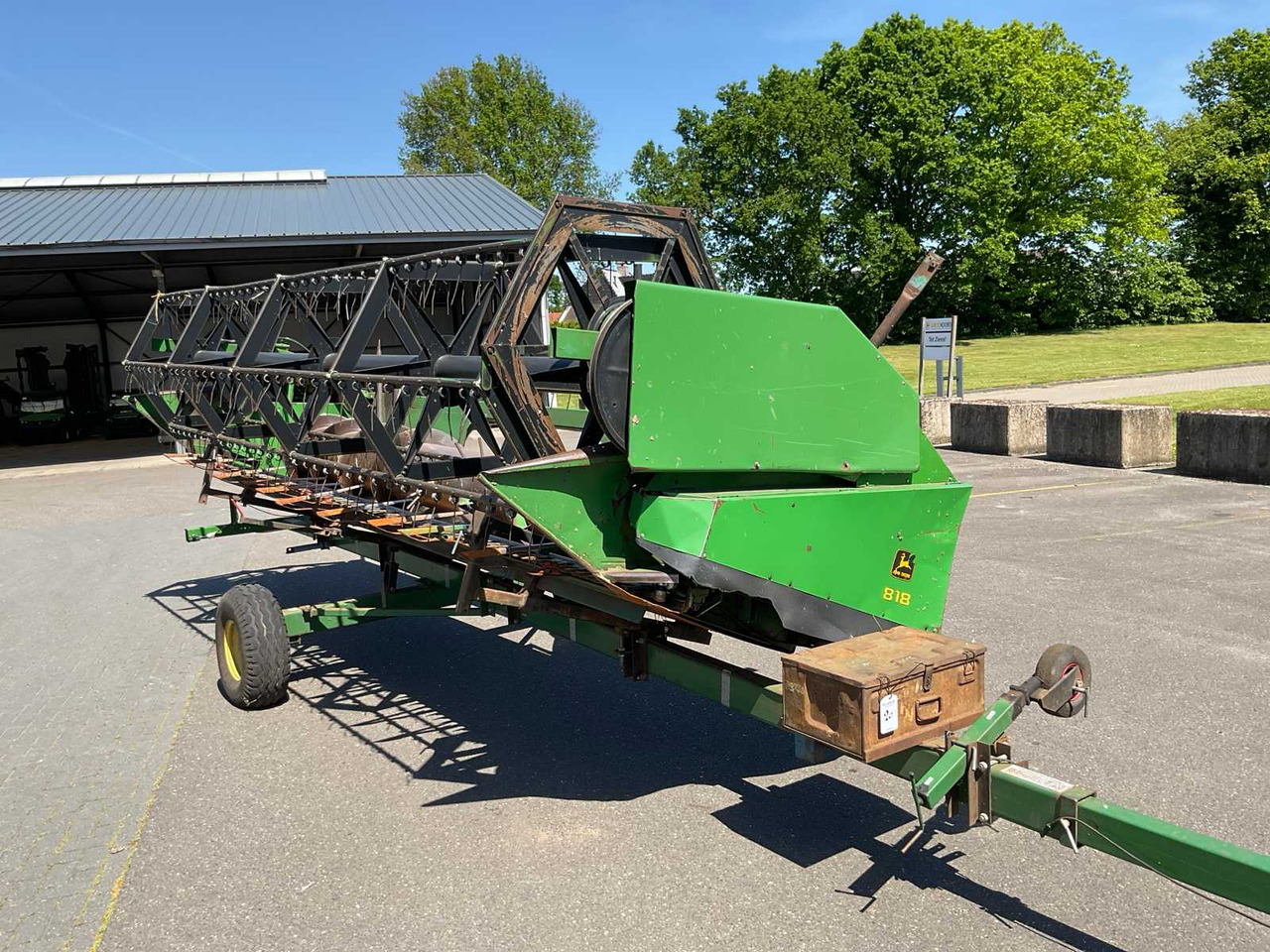 John Deere 818 - Moissonneuse-batteuse: photos 1 John Deere 818 - Moissonneuse-batteuse: photos 1