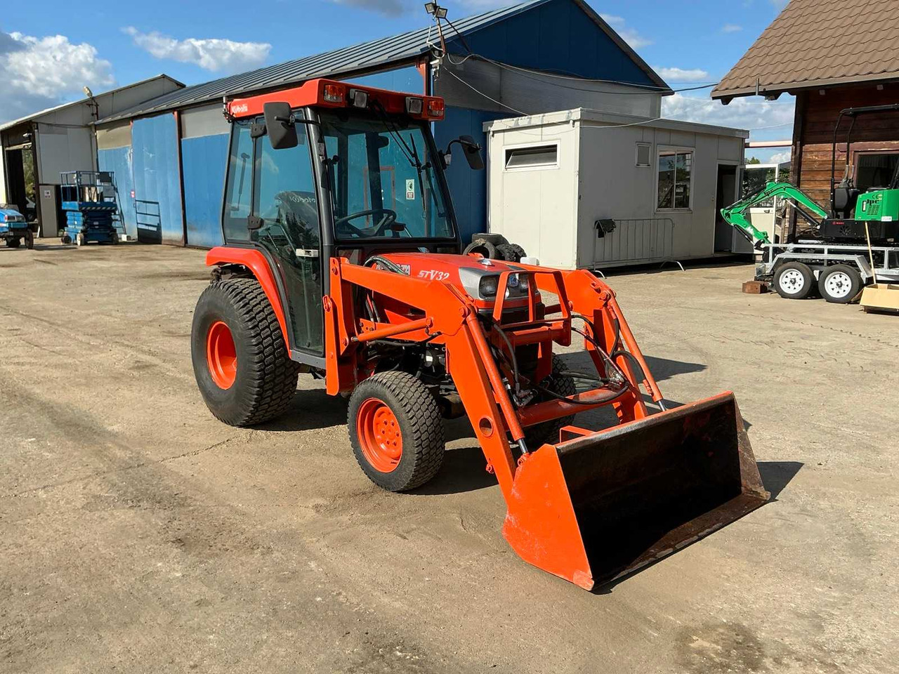KUBOTA STV 32 - Tracteur agricole: photos 2 KUBOTA STV 32 - Tracteur agricole: photos 2