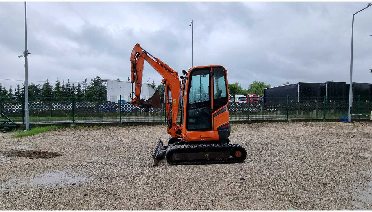 KUBOTA U27-4 - Mini pelle: photos 1 KUBOTA U27-4 - Mini pelle: photos 1