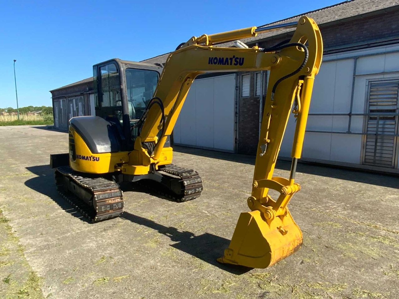 Komatsu PC40MR-3 - Pelle sur chenille: photos 4 Komatsu PC40MR-3 - Pelle sur chenille: photos 4